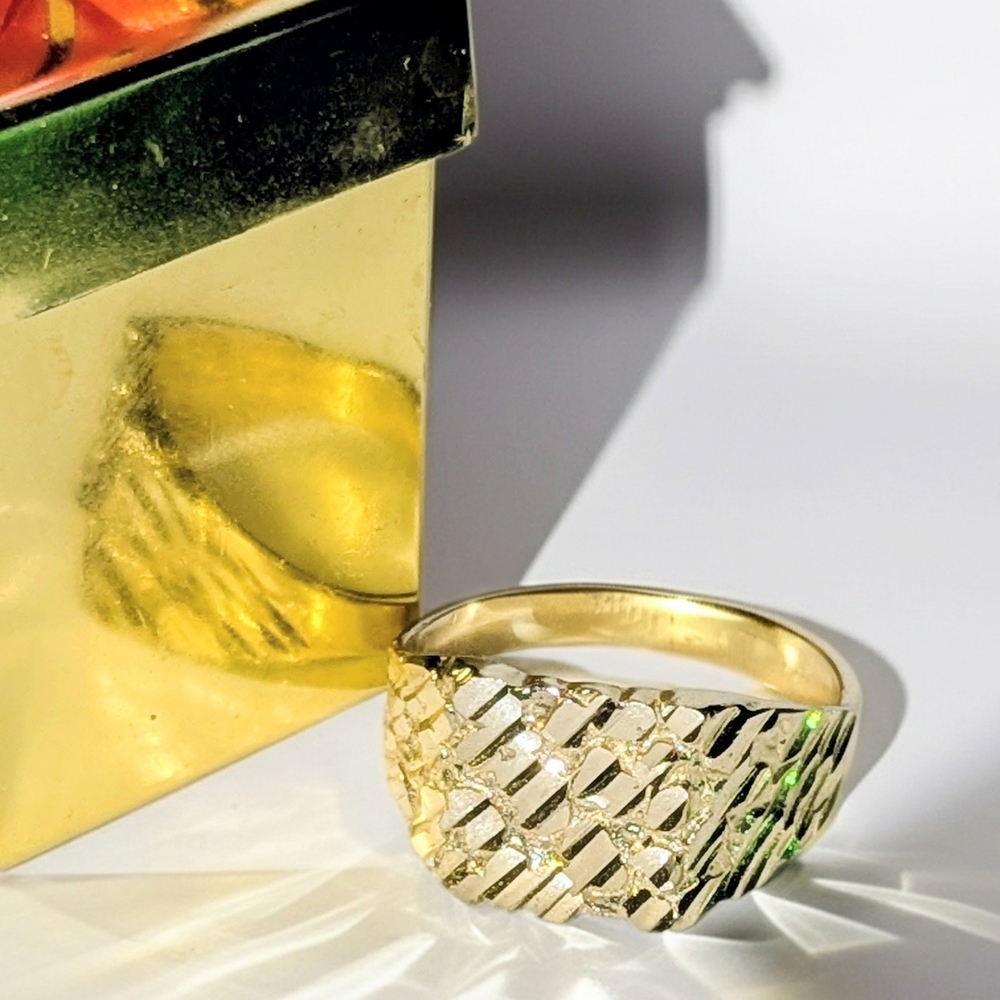 1OK Gold Nugget Textured  Ring
